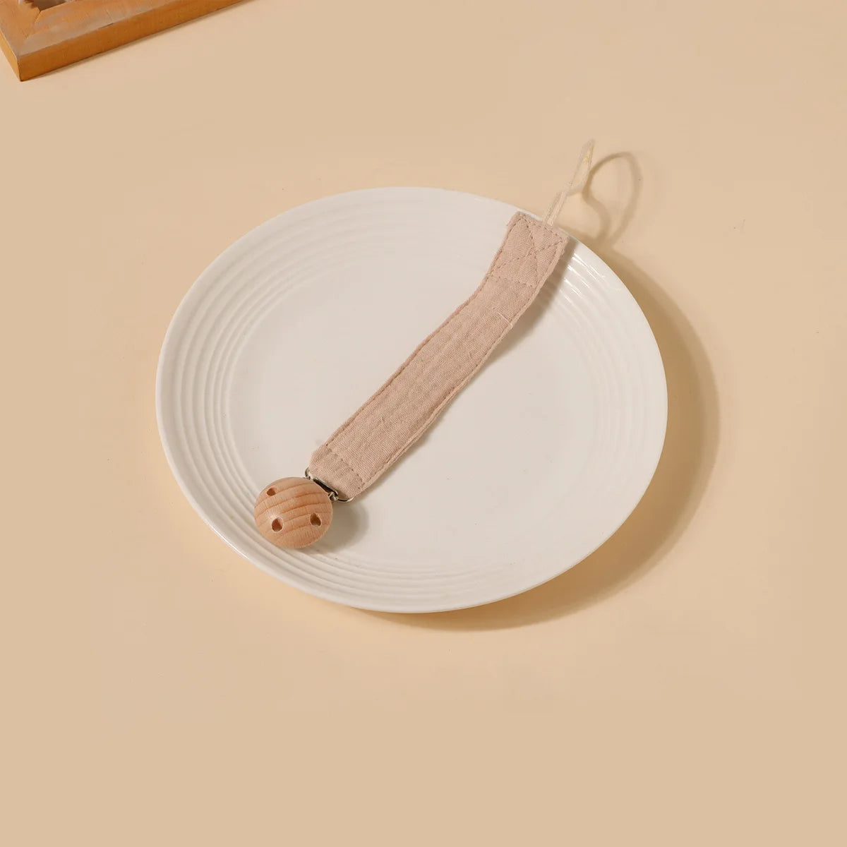 Cute Beech Wood Pacifier Clip with Cotton Strap