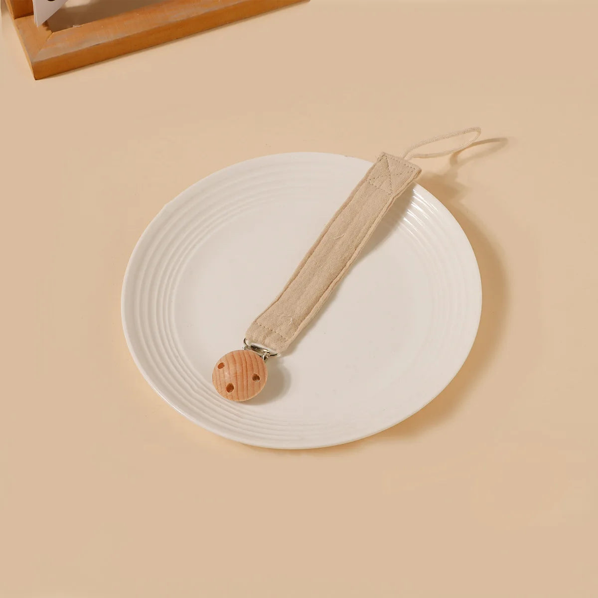 Cute Beech Wood Pacifier Clip with Cotton Strap