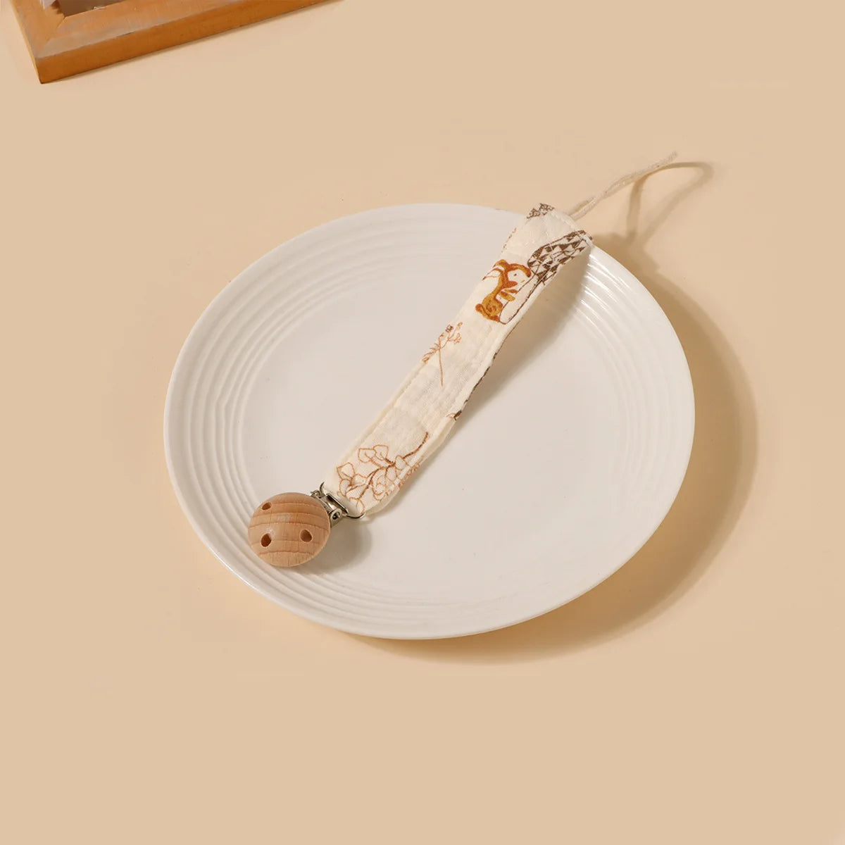 Cute Beech Wood Pacifier Clip with Cotton Strap