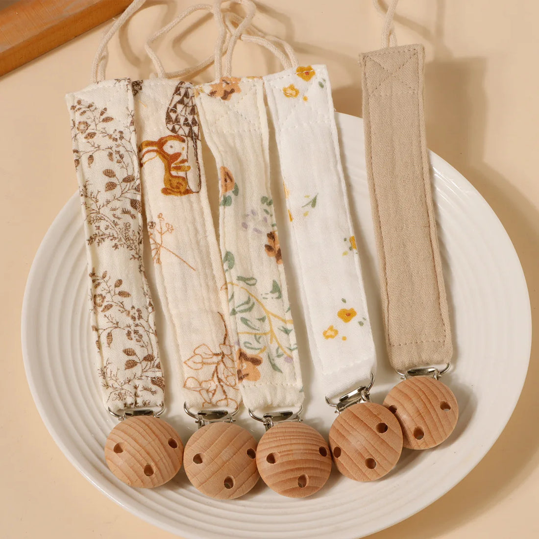 Cute Beech Wood Pacifier Clip with Cotton Strap